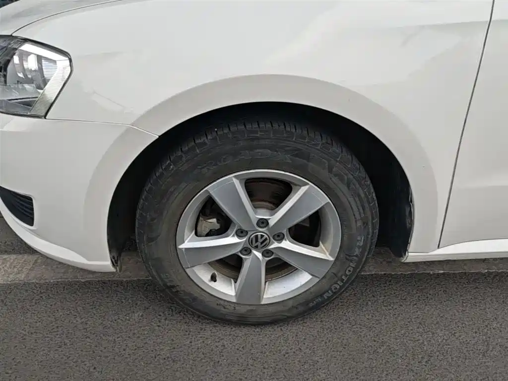 Volkswagen Lavida 2017 1.6L Automatic Comfort Edition фото 23