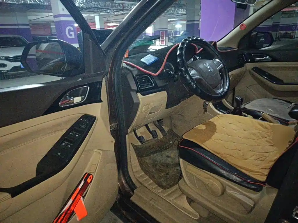 Baojun 730 2014 2014 1.5L Manual Comfort 7-seater