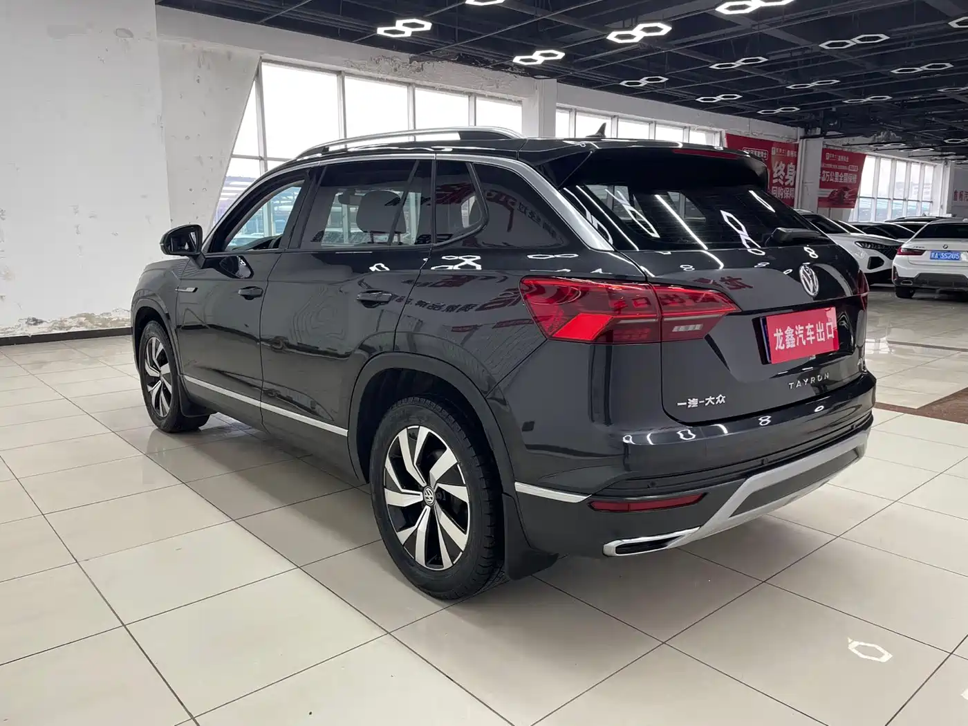Volkswagen Tayron 2022 280TSI 2WD Luxury Smart Connect Edition фото 7