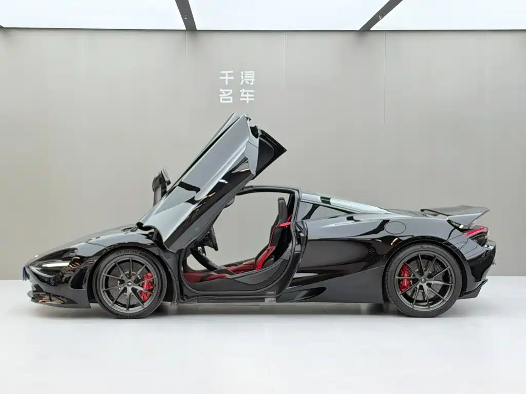 صورة 3 - McLaren 720S