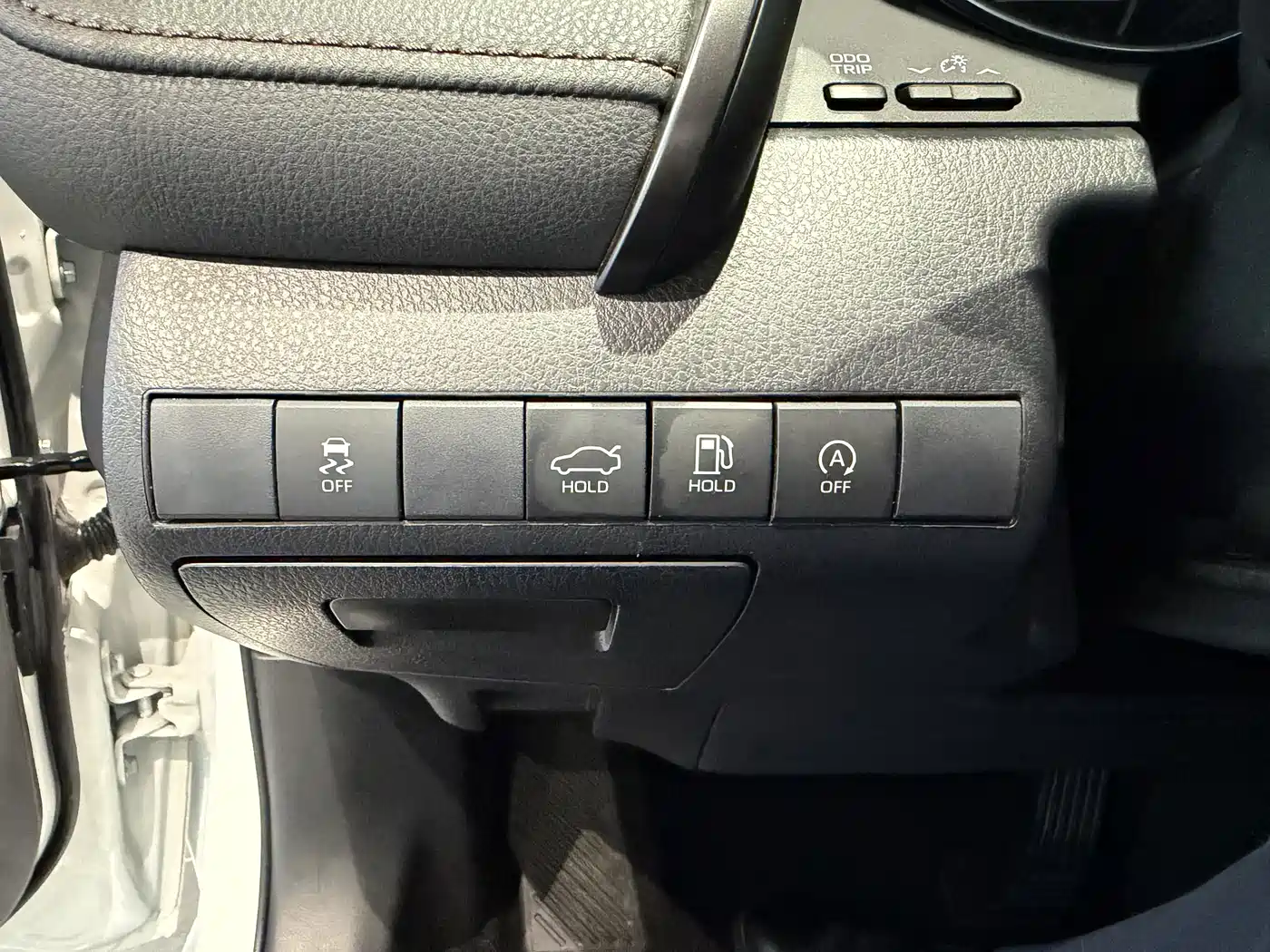 Toyota Camry 2022 2.0GVP Leading Edition фото 15