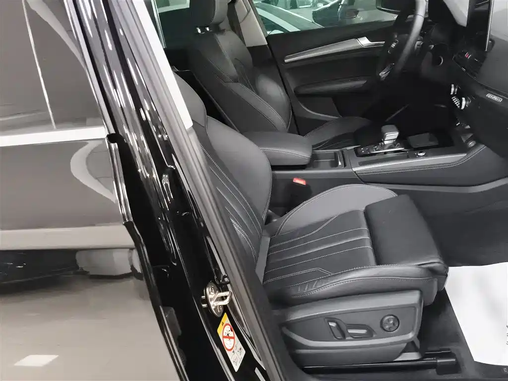 Audi Q5L 2022 40T Luxury Dynamic фото 25