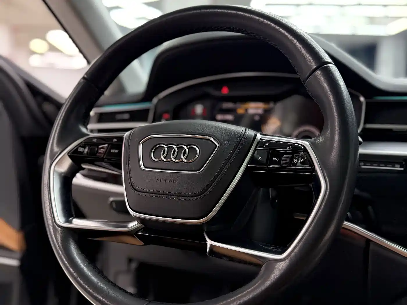 Фото 14 - Audi A8