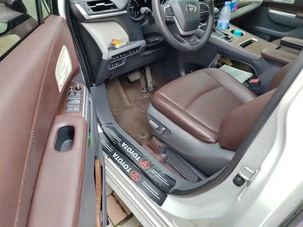 Toyota Sienna 2024 2.5L Hybrid Comfort Edition фото 14