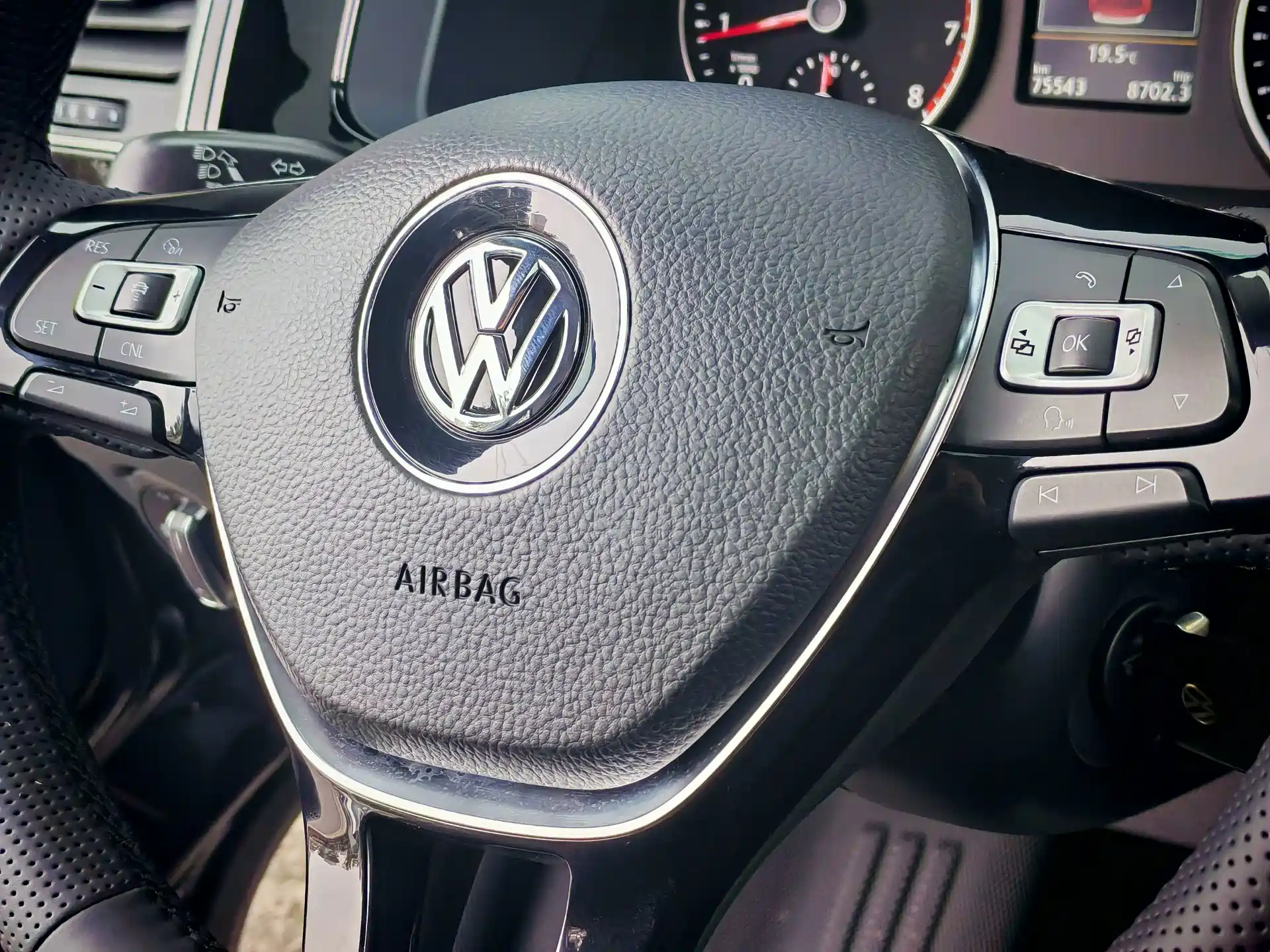Фото 21 - Volkswagen Multivan