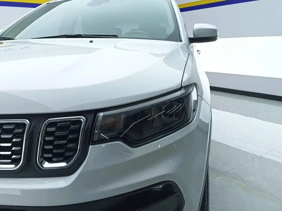 Фото 5 - Jeep Compass