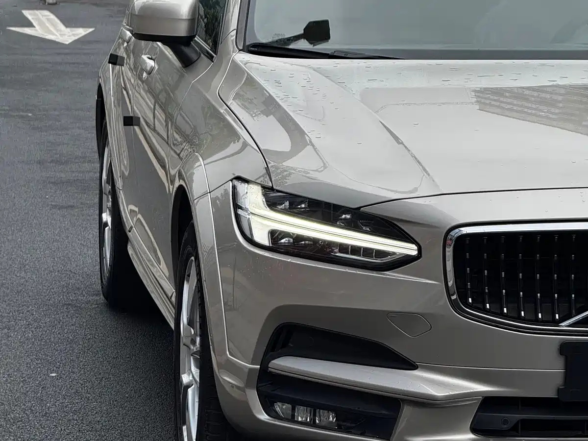 Фото 4 - Volvo V90