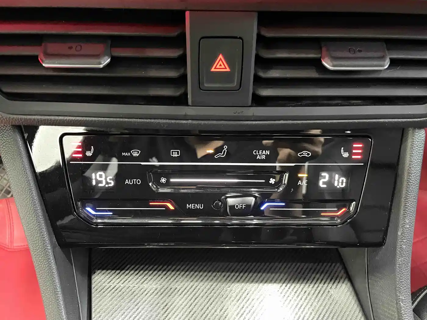 Volkswagen Sagitar 2022 280TSI DSG Surpassing Edition фото 12