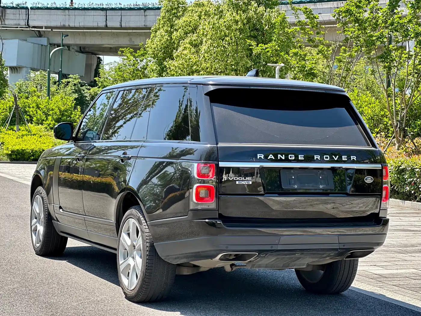 Land Rover Range Rover 2019 3.0 SC V6 Heritage Extended Edition фото 4