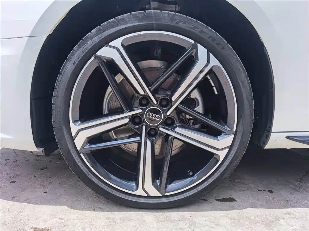 Audi A4L 2024 40 TFSI Luxury Dynamic фото 30