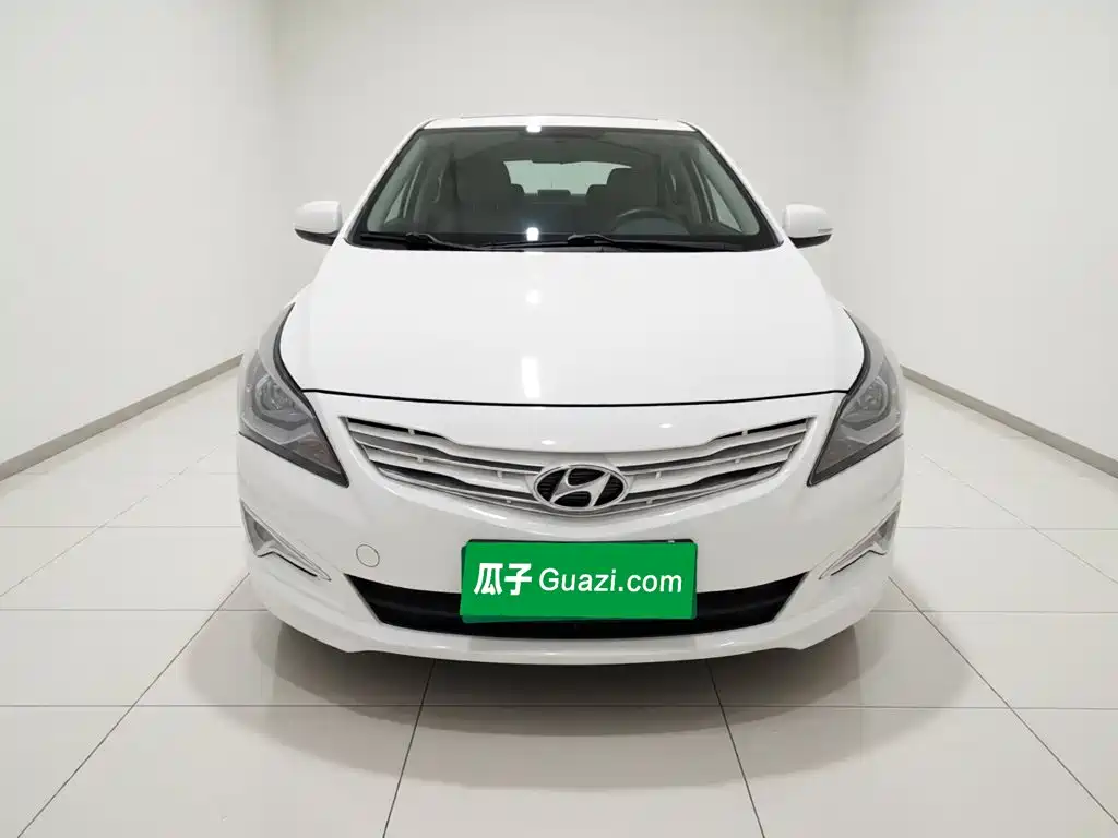 Hyundai Reina 2015 2014 Model 1.4L Automatic GLX
