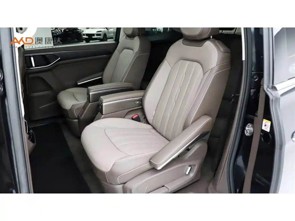 Volkswagen Viloran 2022 380TSI Premium Edition фото 7