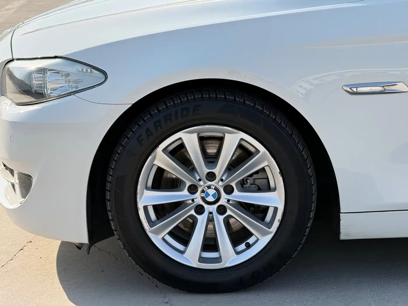 BMW 5 Series 2012 523Li Luxury фото 12