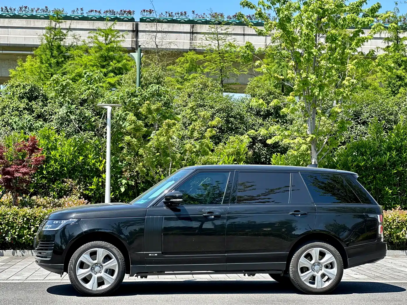 Land Rover Range Rover 2019 3.0 SC V6 Heritage Extended Edition фото 7