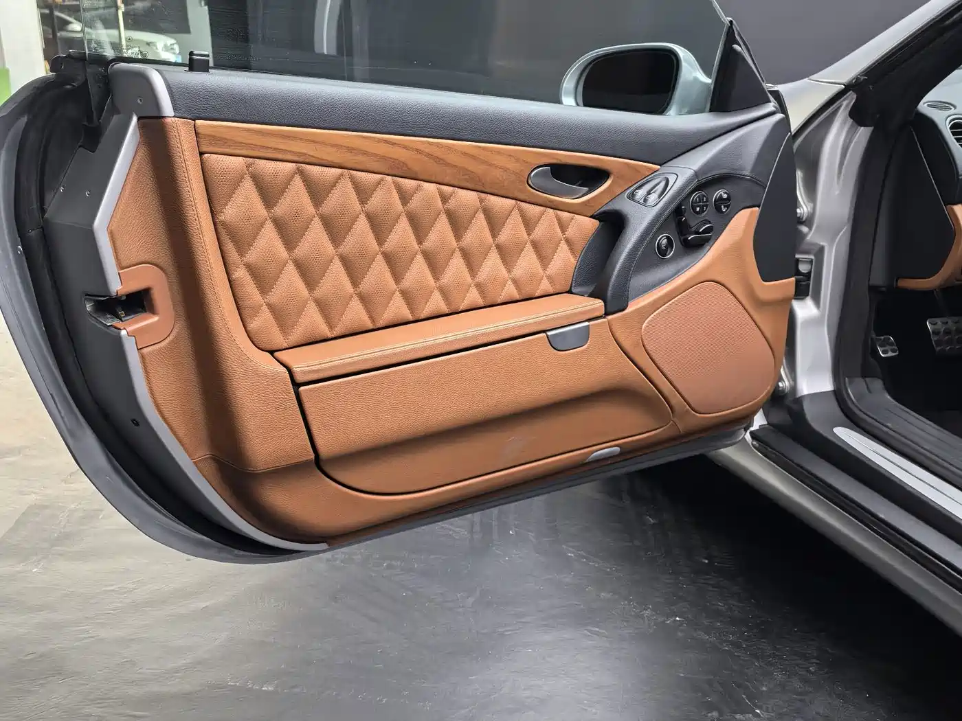 Mercedes-Benz SL-Class 2003 2004 SL 500