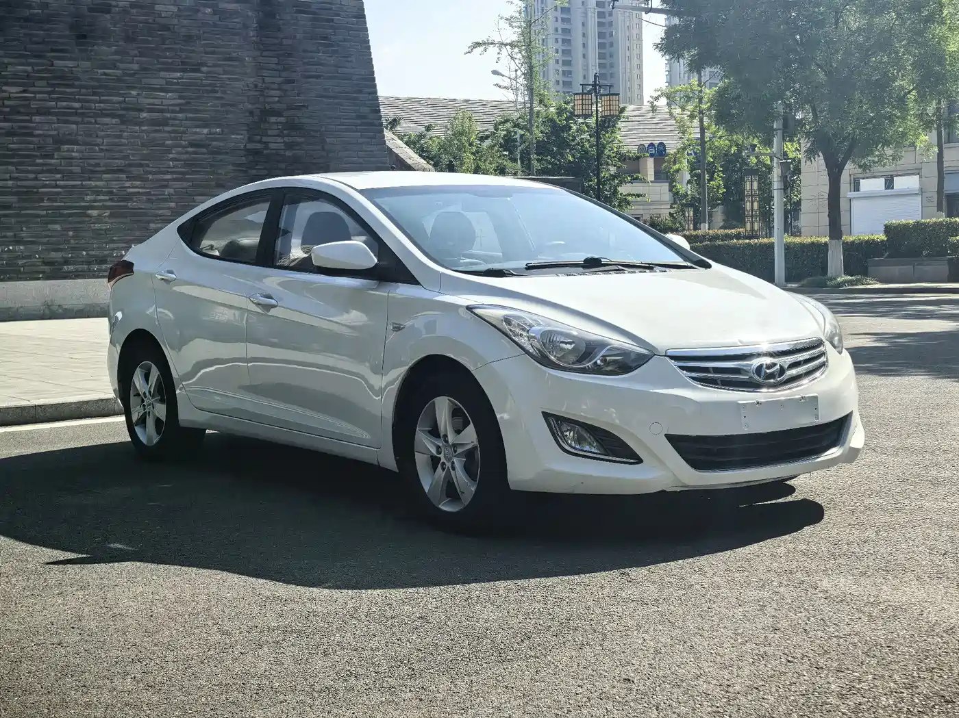 Hyundai Langdong 2012 1.6L Automatic Fashion фото 3