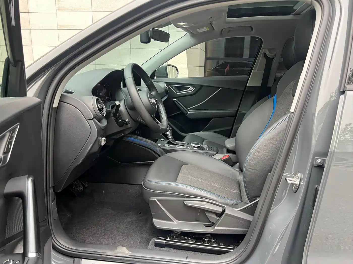 Audi Q2L e-tron 2019 Q2L e-tron Pure Electric Smart Cool Edition фото 9