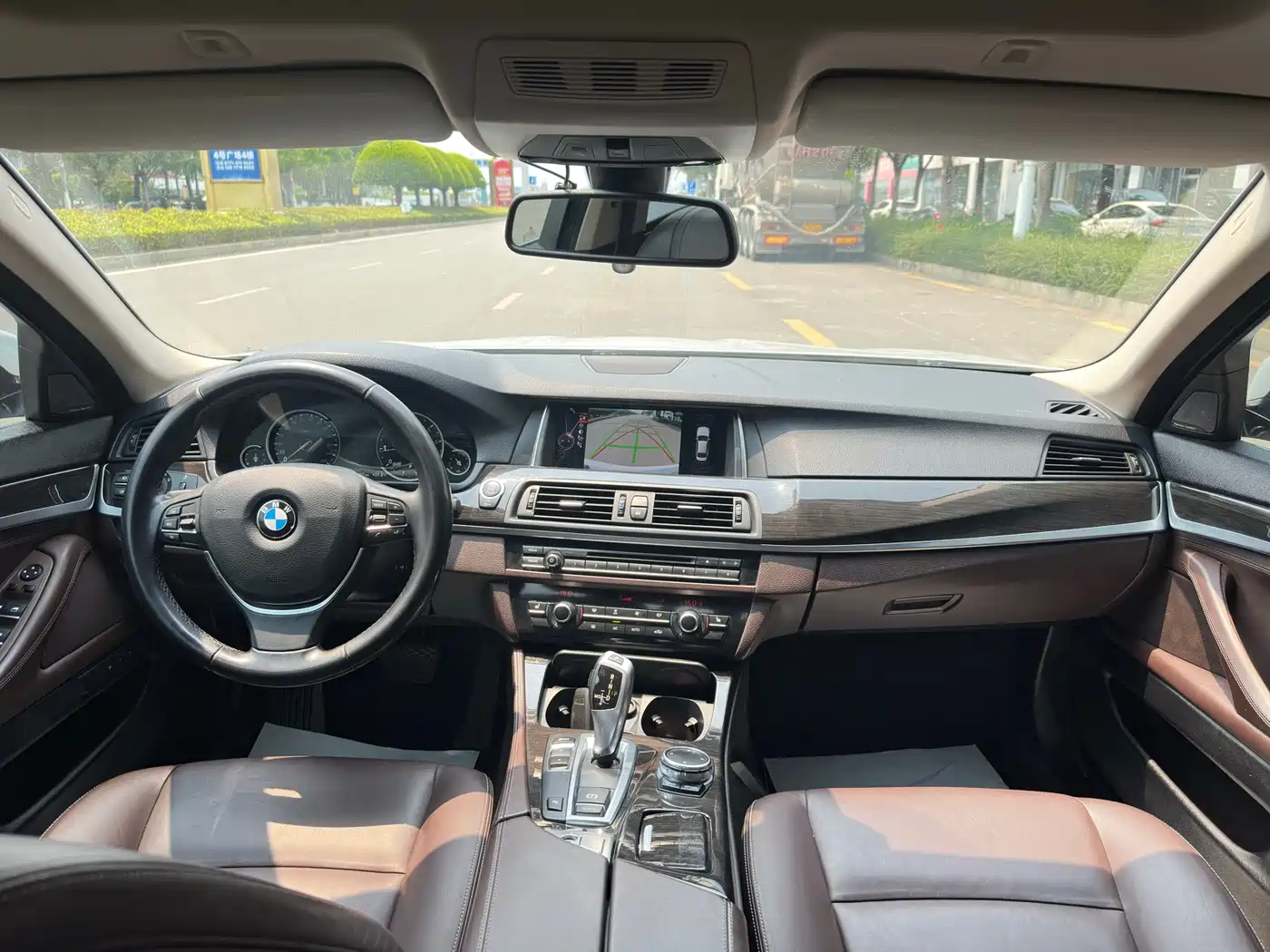 BMW 5 Series 2017 525Li Luxury Design Package фото 10