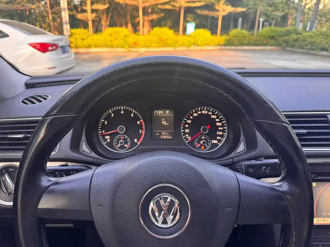 Фото 9 - Volkswagen Passat