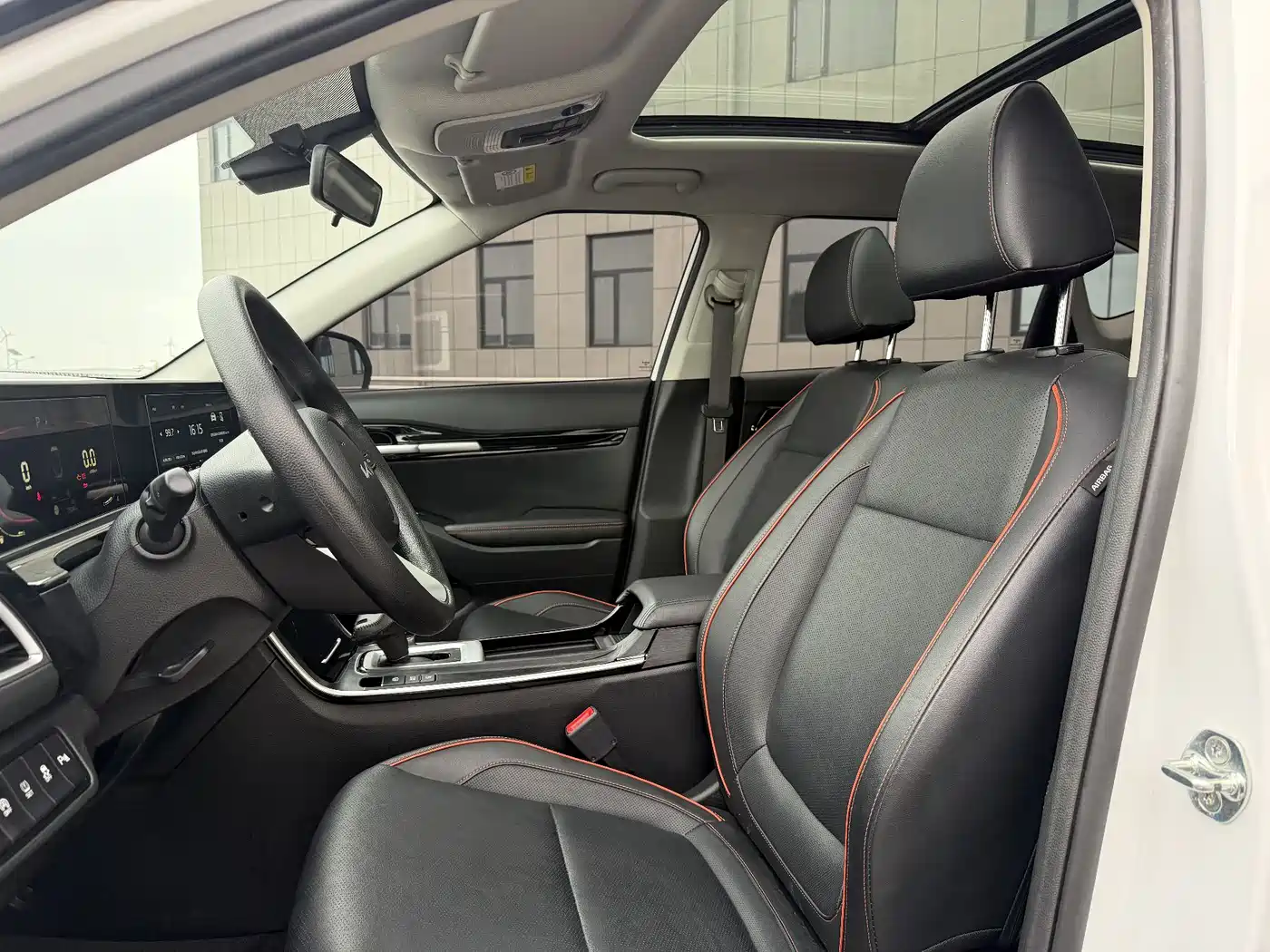 Kia Seltos 2023 1.5L CVT Luxury Edition фото 9