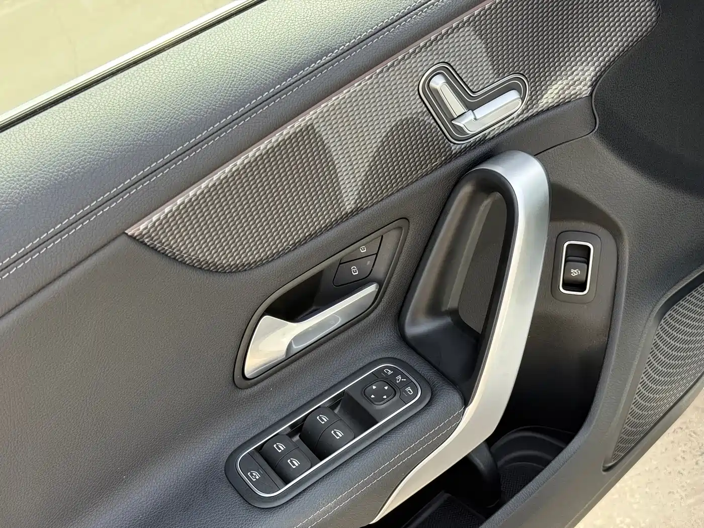 Mercedes-Benz A-Class 2021 A 200 L Sport Sedan Fashion Edition фото 19