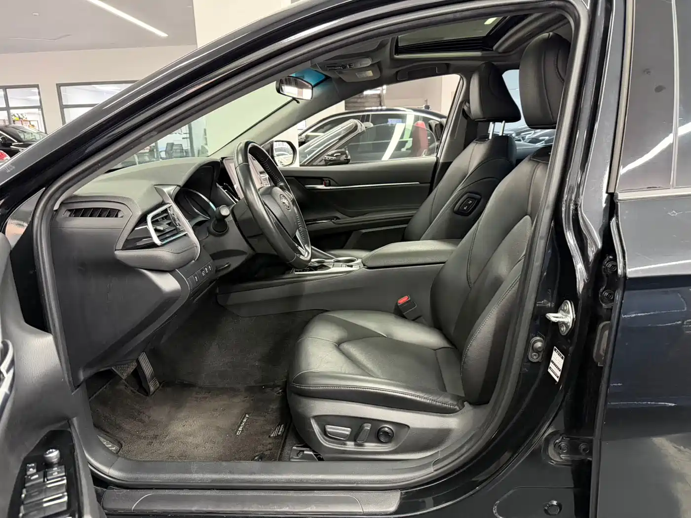 Toyota Camry 2023 2.0GVP Leading Edition фото 4