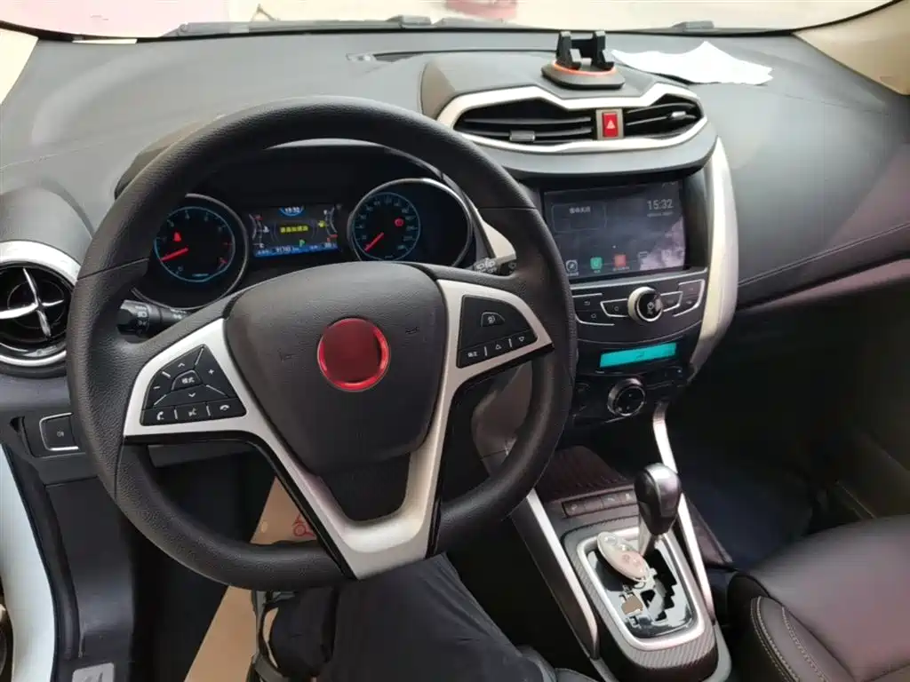 BYD Yuan 2017 1.5L Auto Cool Connect фото 10