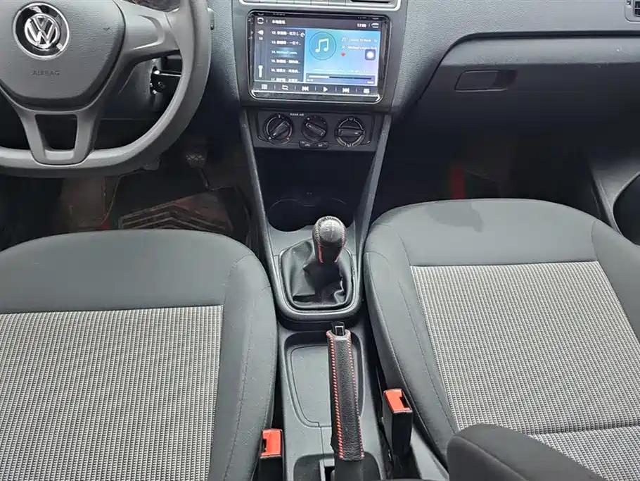 Volkswagen Polo 2016 1.4L Manual Trend фото 16