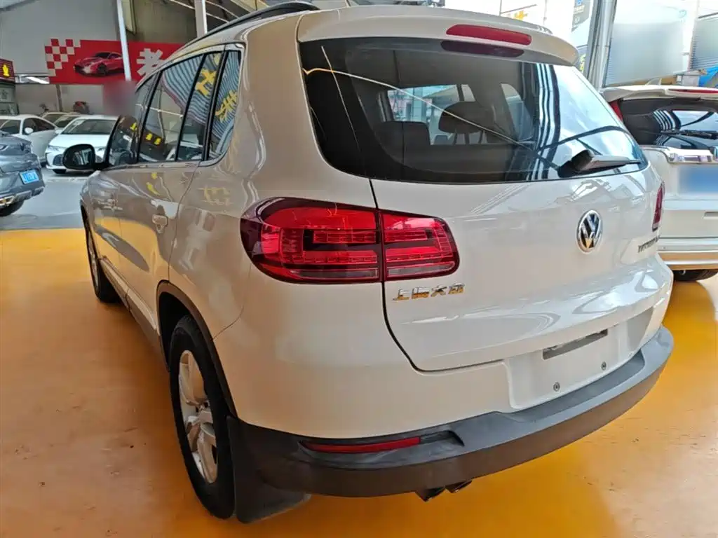 Volkswagen Tiguan 2015 1.8TSI Automatic 2WD Trendline фото 5