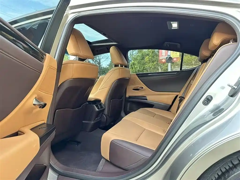 Lexus ES 2020 200 Excellence фото 5