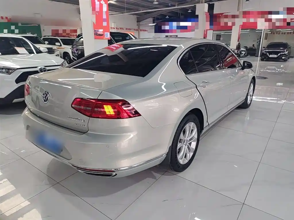 Volkswagen Magotan 2017 330TSI DSG Luxury фото 7