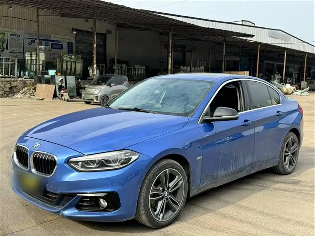 BMW 1 Series 2017 118i Sport фото 2