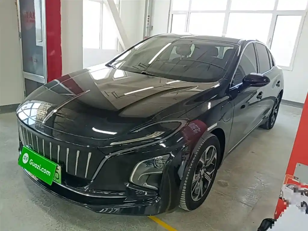 Hongqi E-QM5 2023 Basic Travel Edition
