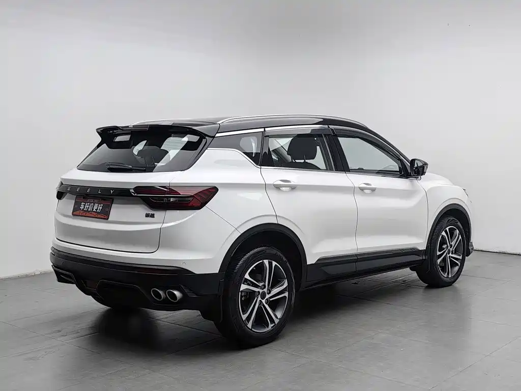 Фото 2 - Geely Binyue