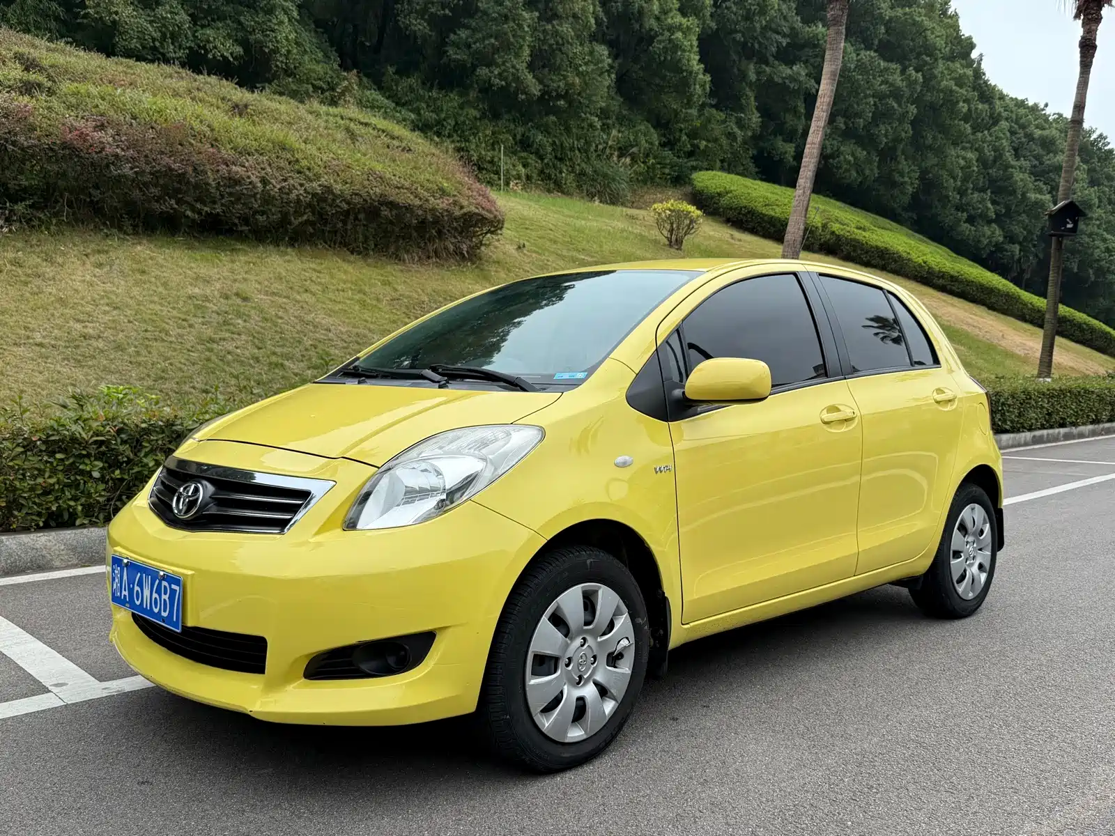 Photo 1 - Toyota Yaris