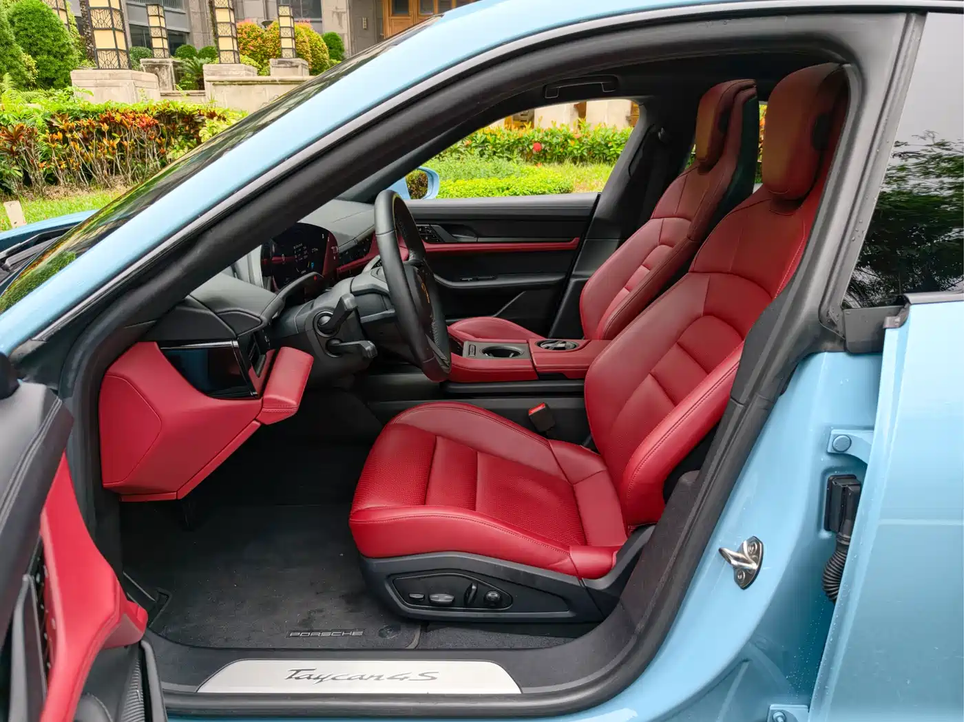 Porsche Taycan 2019 Taycan 4S фото 15