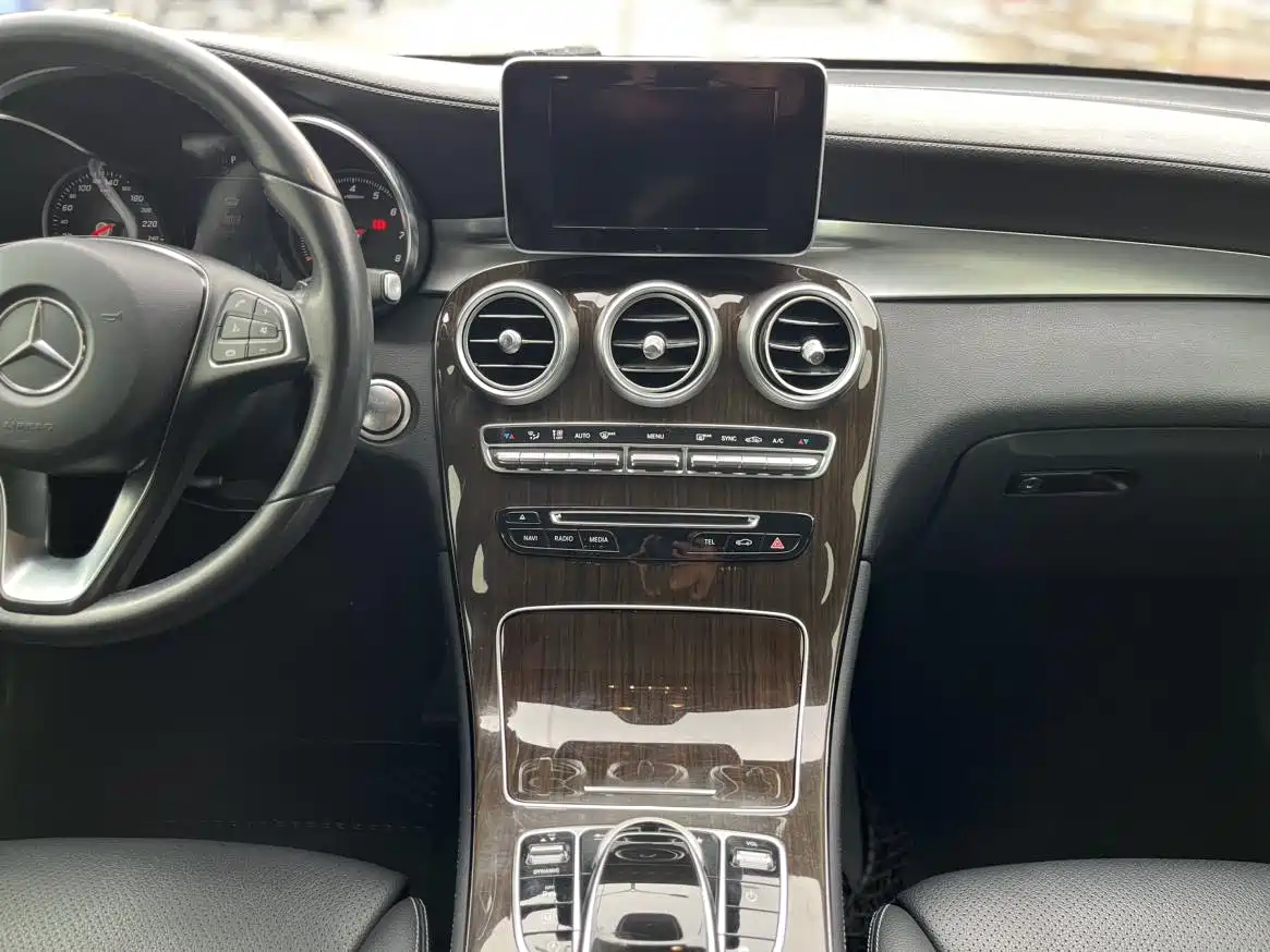 Mercedes-Benz GLC 2019 GLC 260 4MATIC Dynamic фото 16