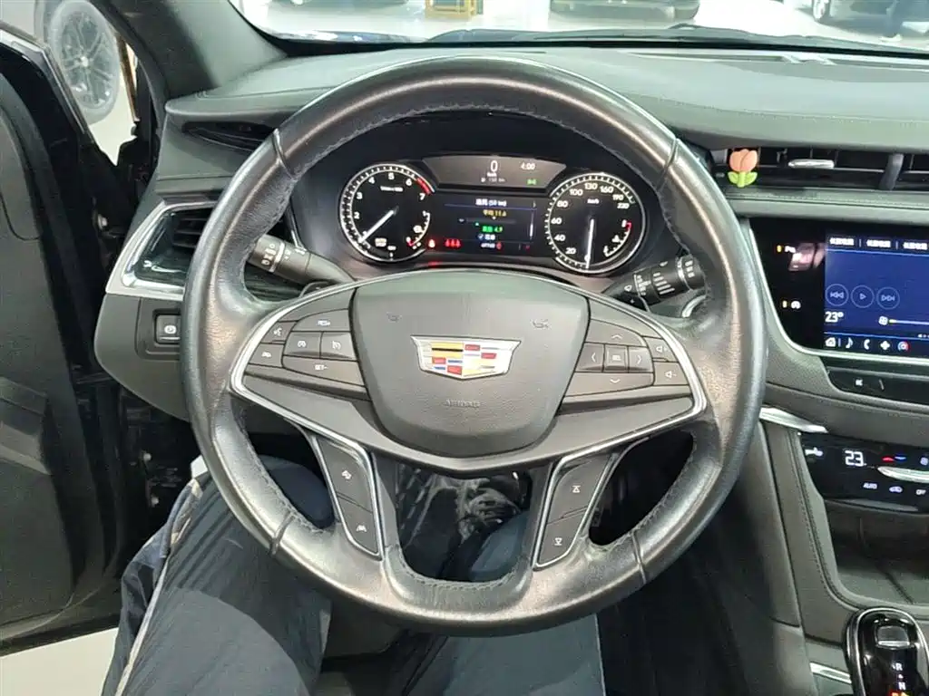 Cadillac XT5 2022 2.0T 2WD Luxury фото 11