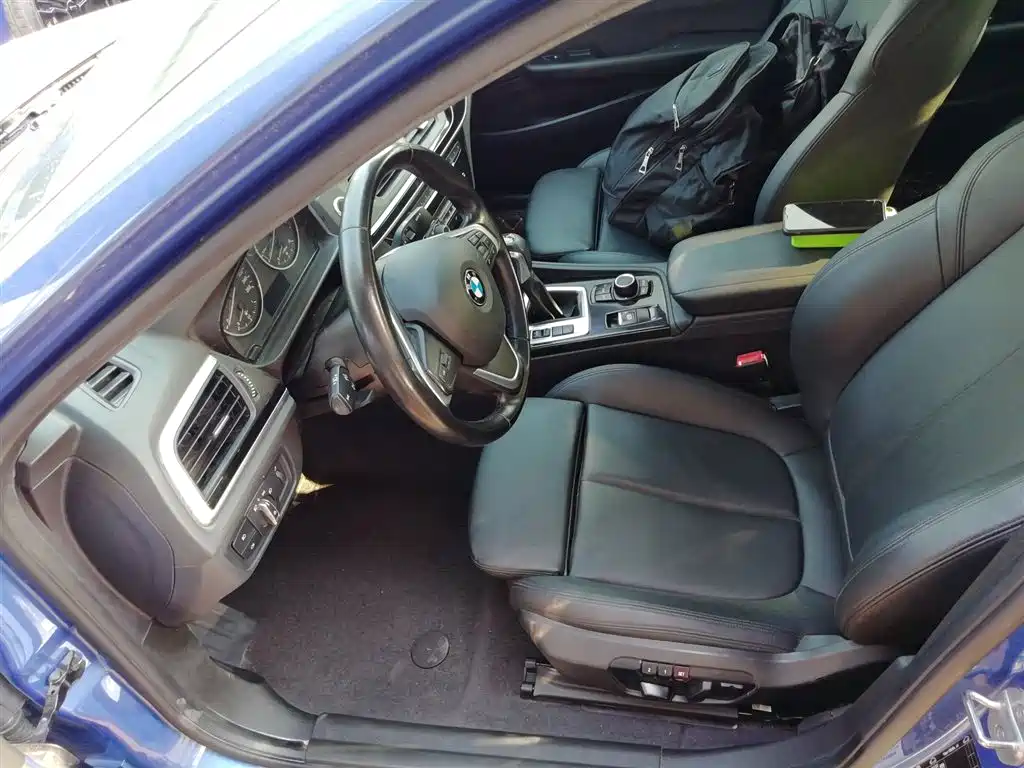 BMW 1 Series 2017 118i Sport фото 12