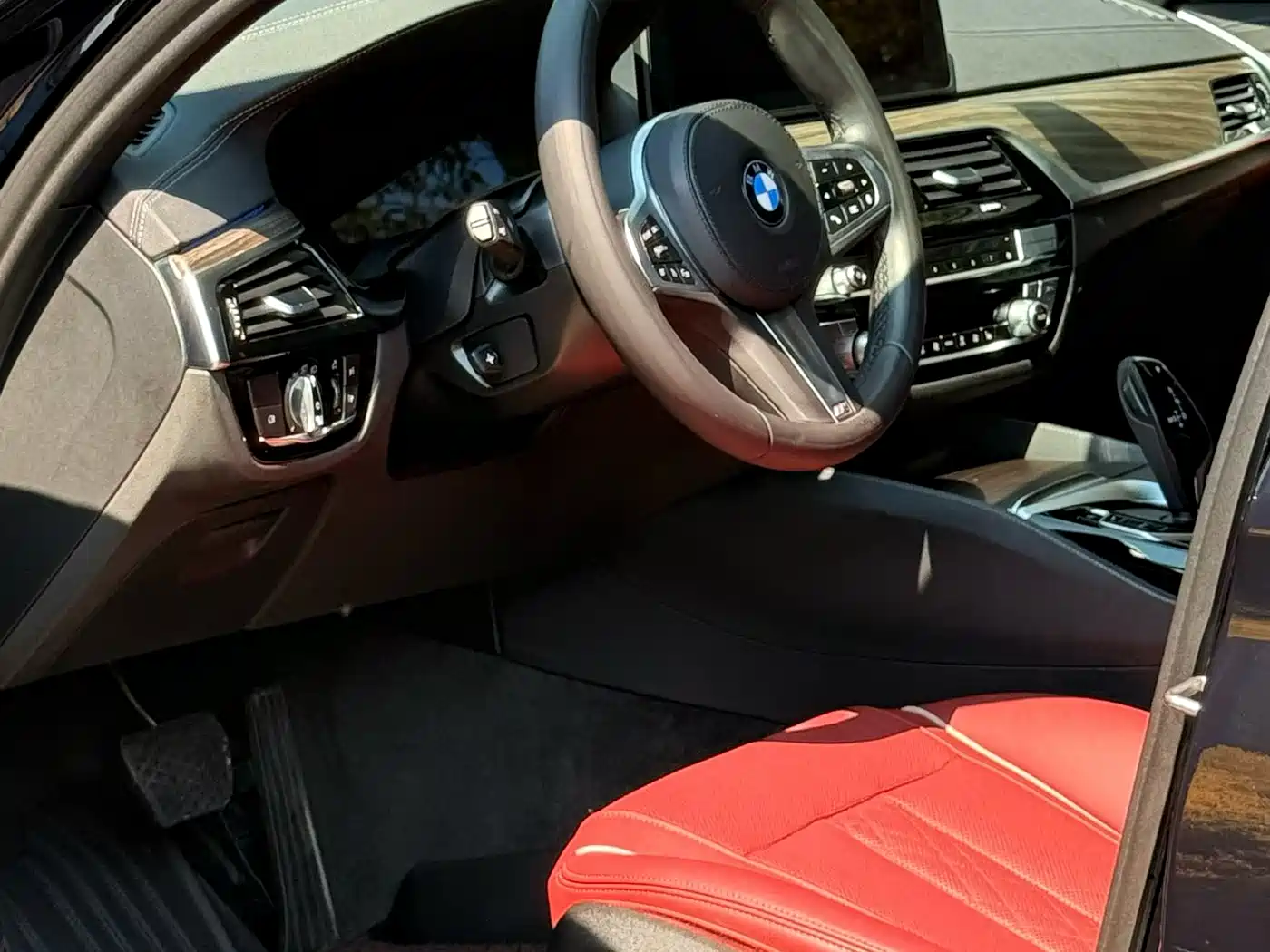 BMW 5 Series 2022 530Li Leading M Sport Package фото 4