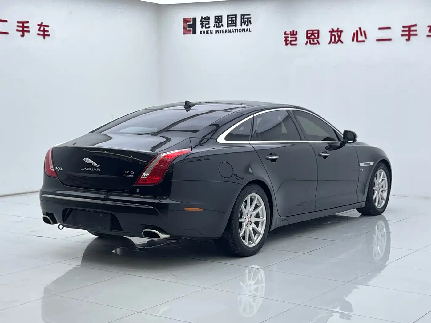 Jaguar XJ 2015 XJL 3.0 SC 2WD Panorama Business Edition фото 27