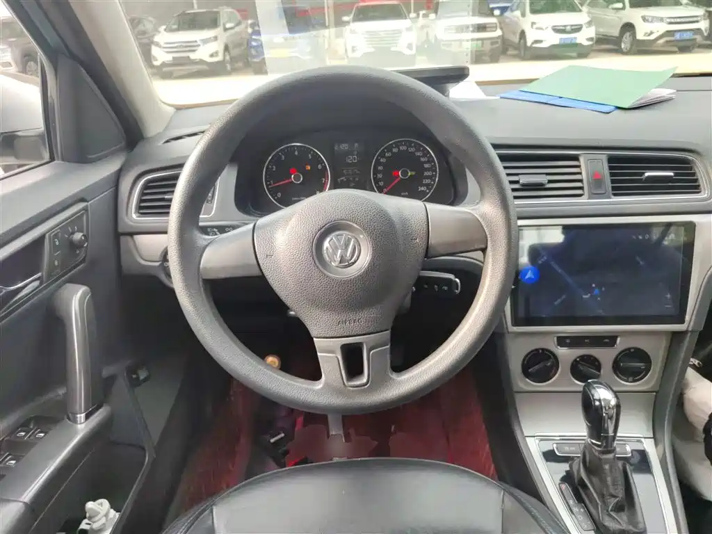 Volkswagen Lavida 2013 Facelift Classic 1.6L Automatic Comfort фото 8