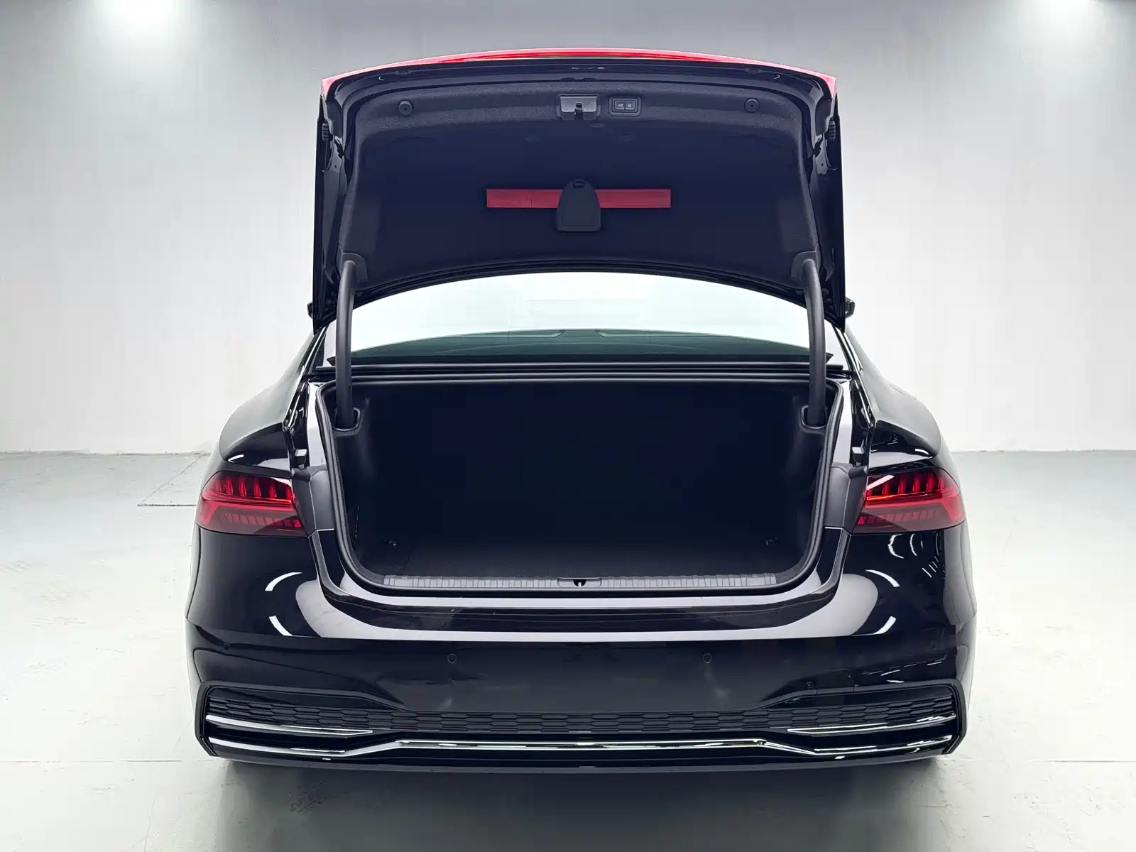 Фото 20 - Audi A7L