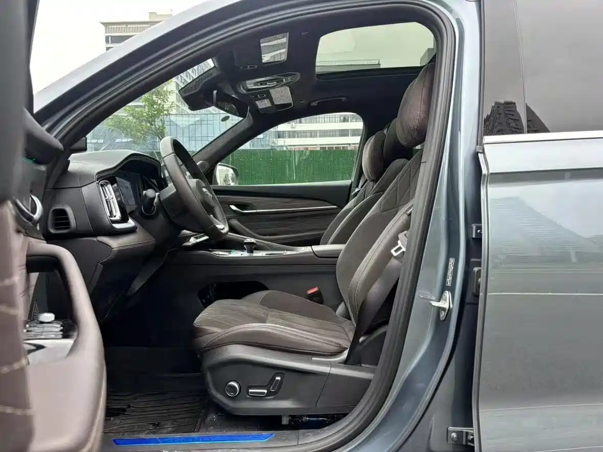 Фото 4 - Geely Monjaro