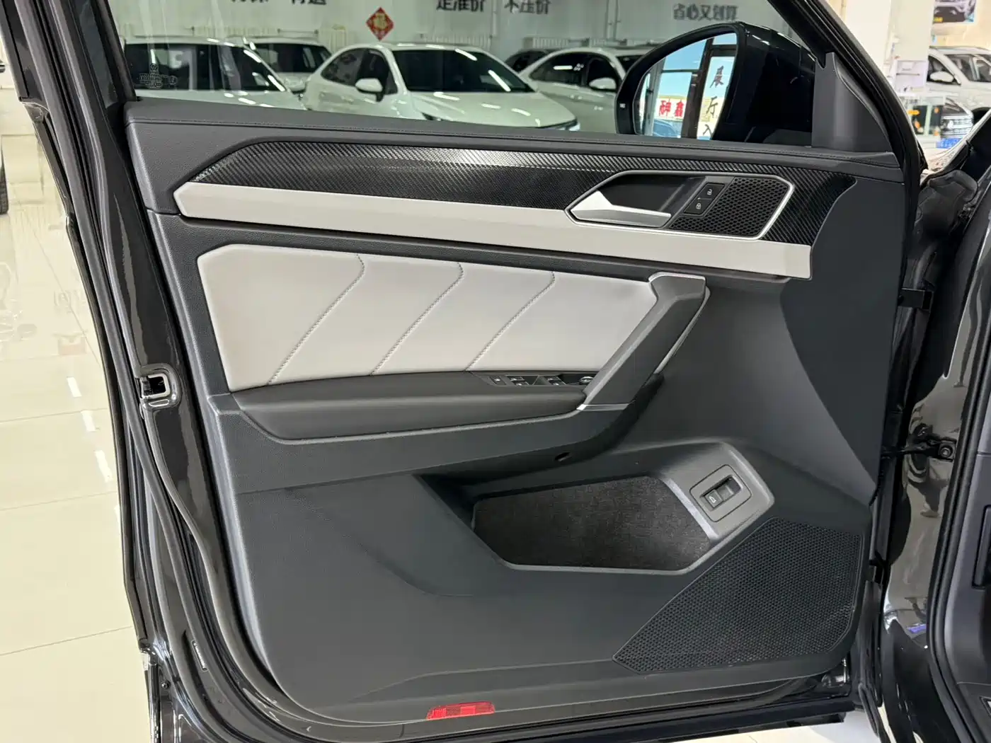 Volkswagen Tayron 2023 280TSI 2WD Luxury Plus Advanced Edition фото 8