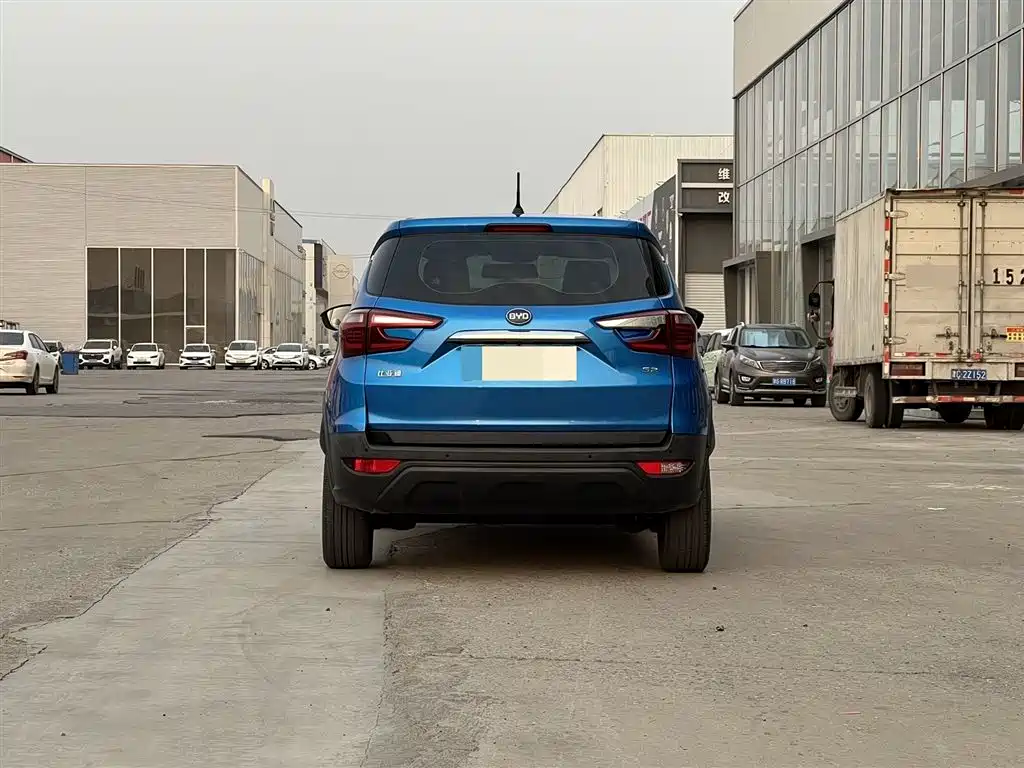 BYD S2