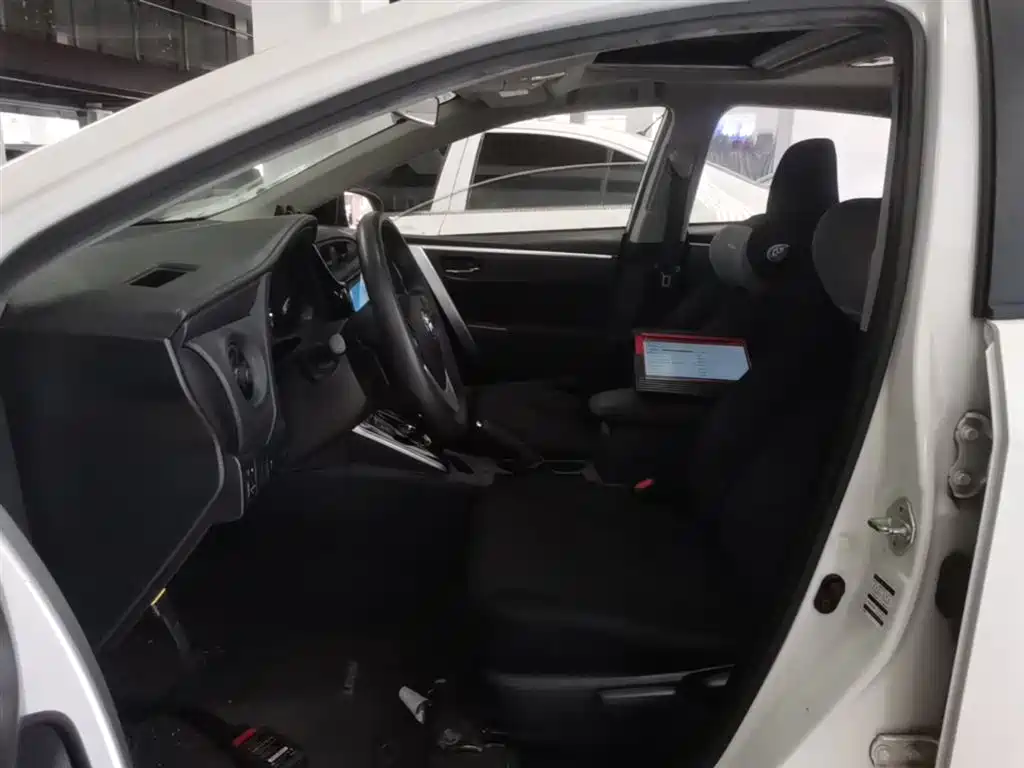 Toyota Levin 2017 Facelift Hybrid 1.8H GS E-CVT Elite Sunroof Edition China V фото 15