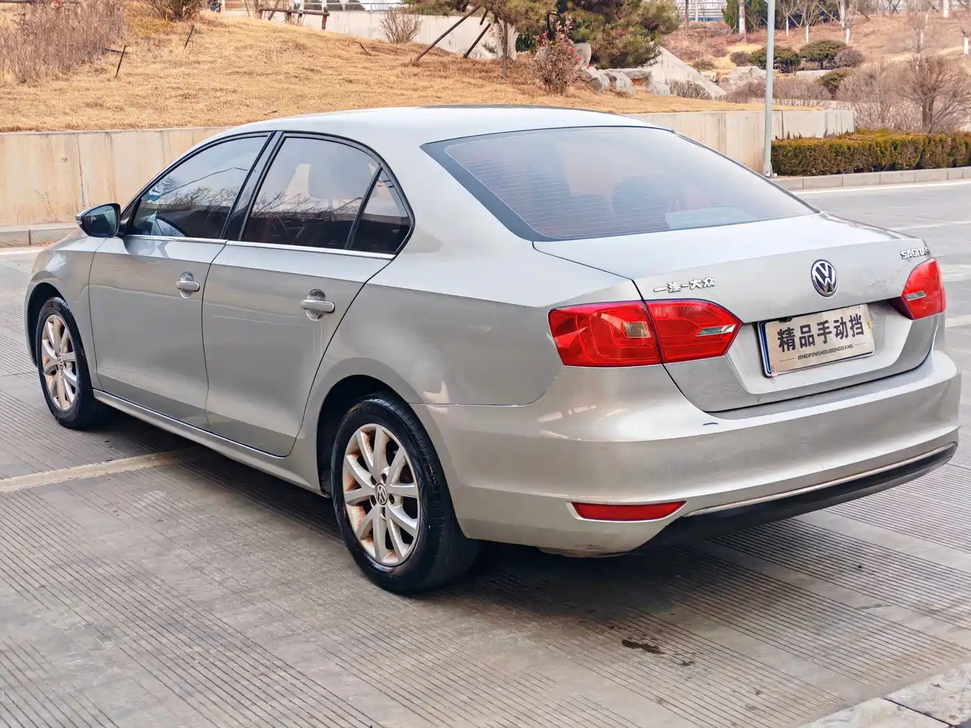 Volkswagen Sagitar 2014 Facelift 1.6L Manual Comfort фото 7