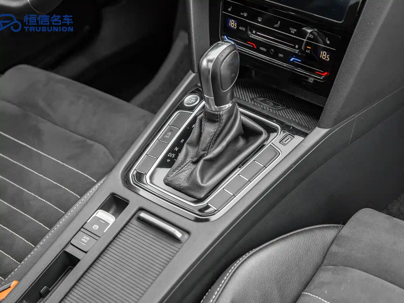 Volkswagen Magotan 2020 330TSI DSG Luxury фото 17