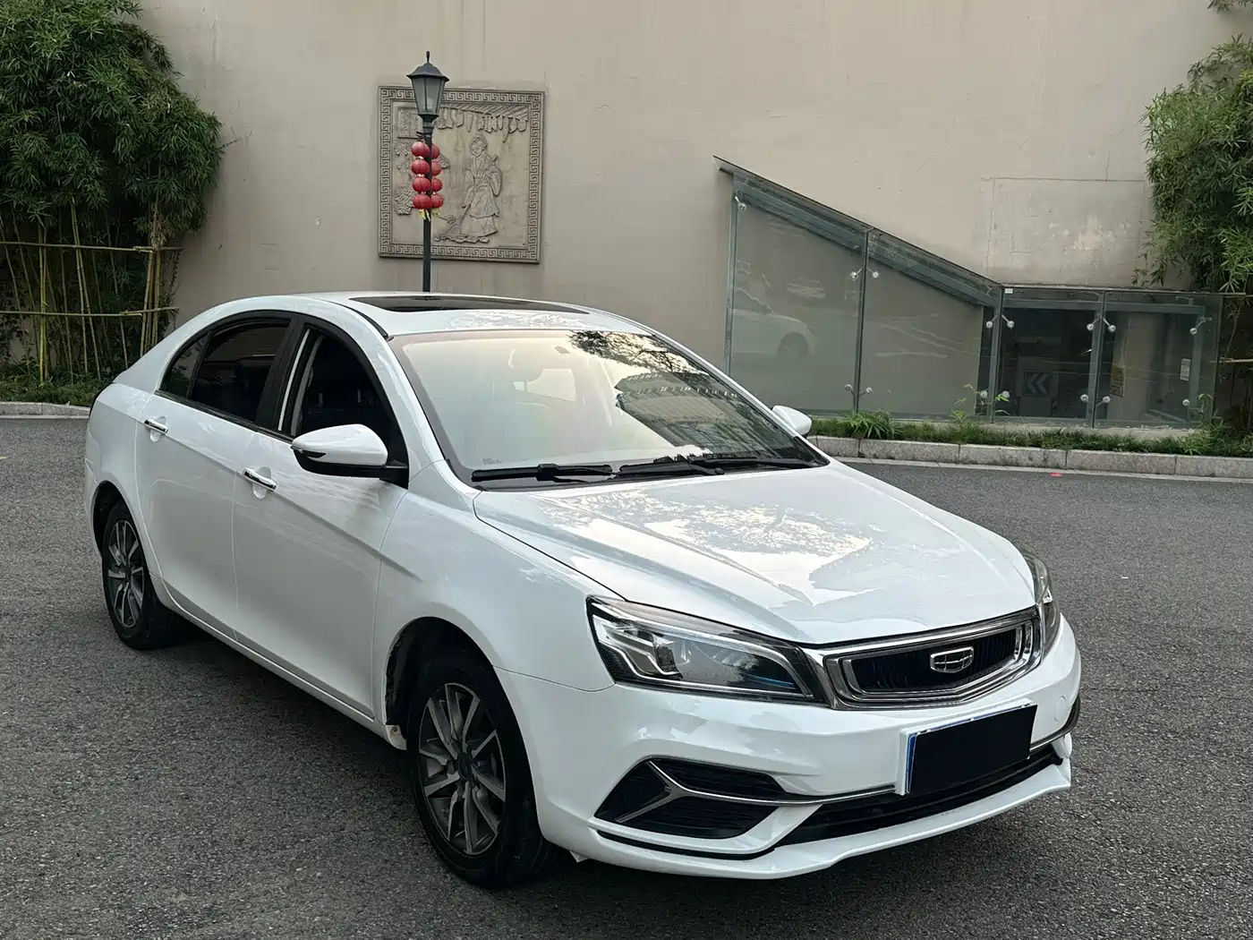 Фото 3 - Geely Emgrand
